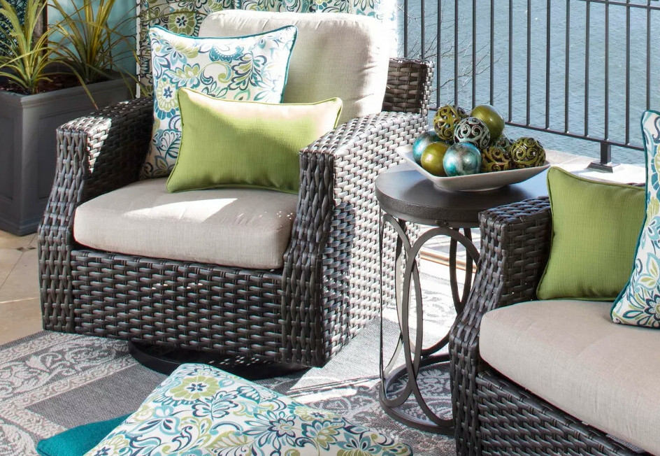 outdoor patio throw pillows